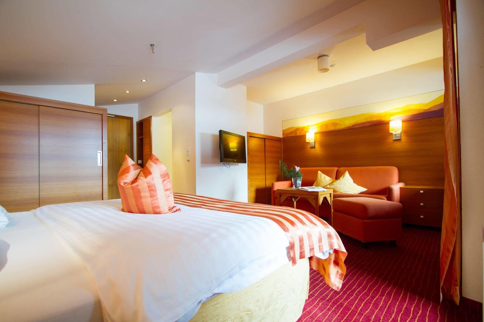 Hotel Garni Romantika Sankt Leonhard im Pitztal Εξωτερικό φωτογραφία